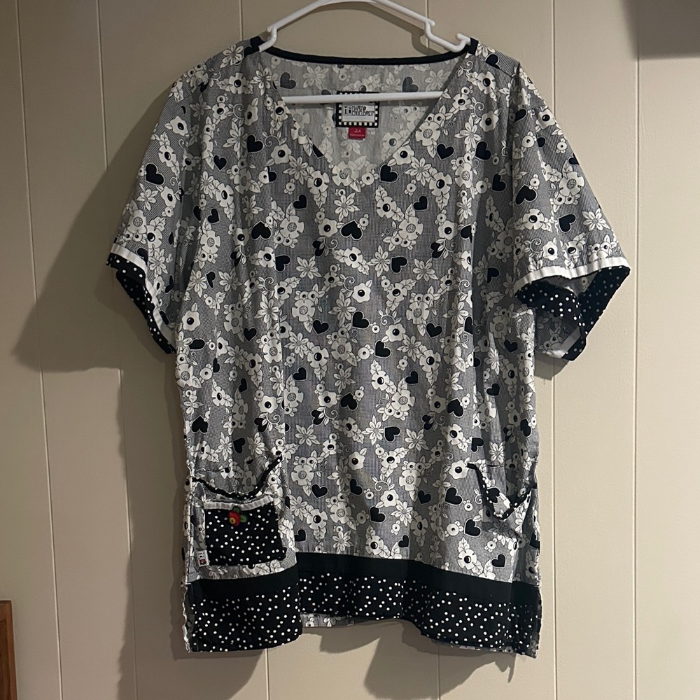 Mary Engelbreit Black and White Floral Top